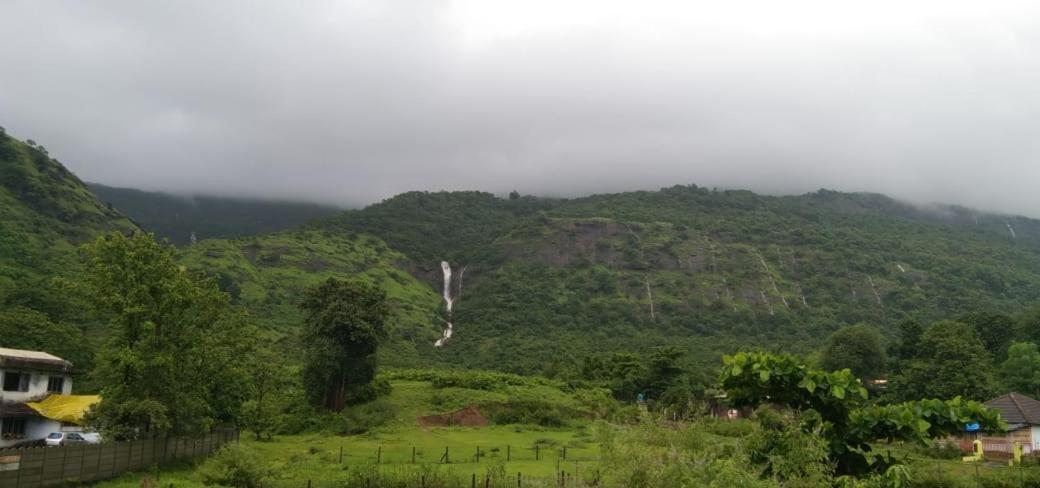 Chaitanya Farms Karjat Buitenkant foto